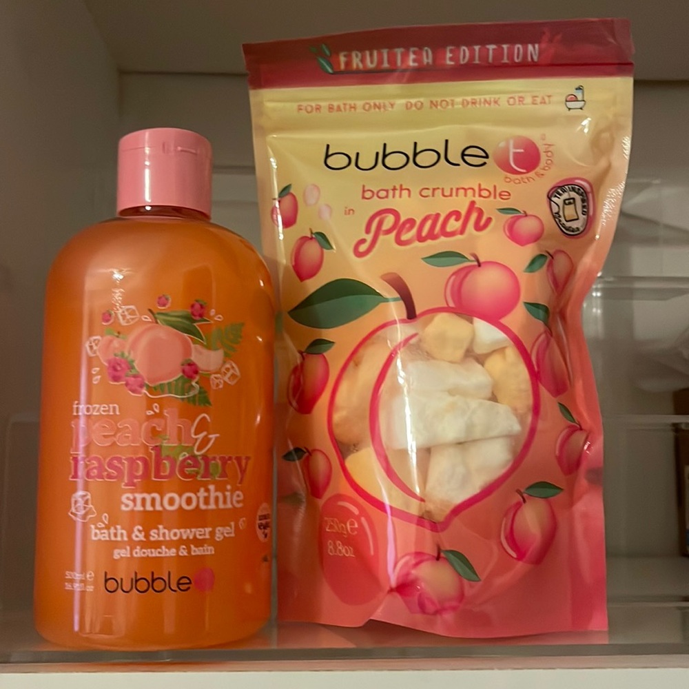 Bubble T Peach Raspberry Bath/Shower Gel &Crumble NWT